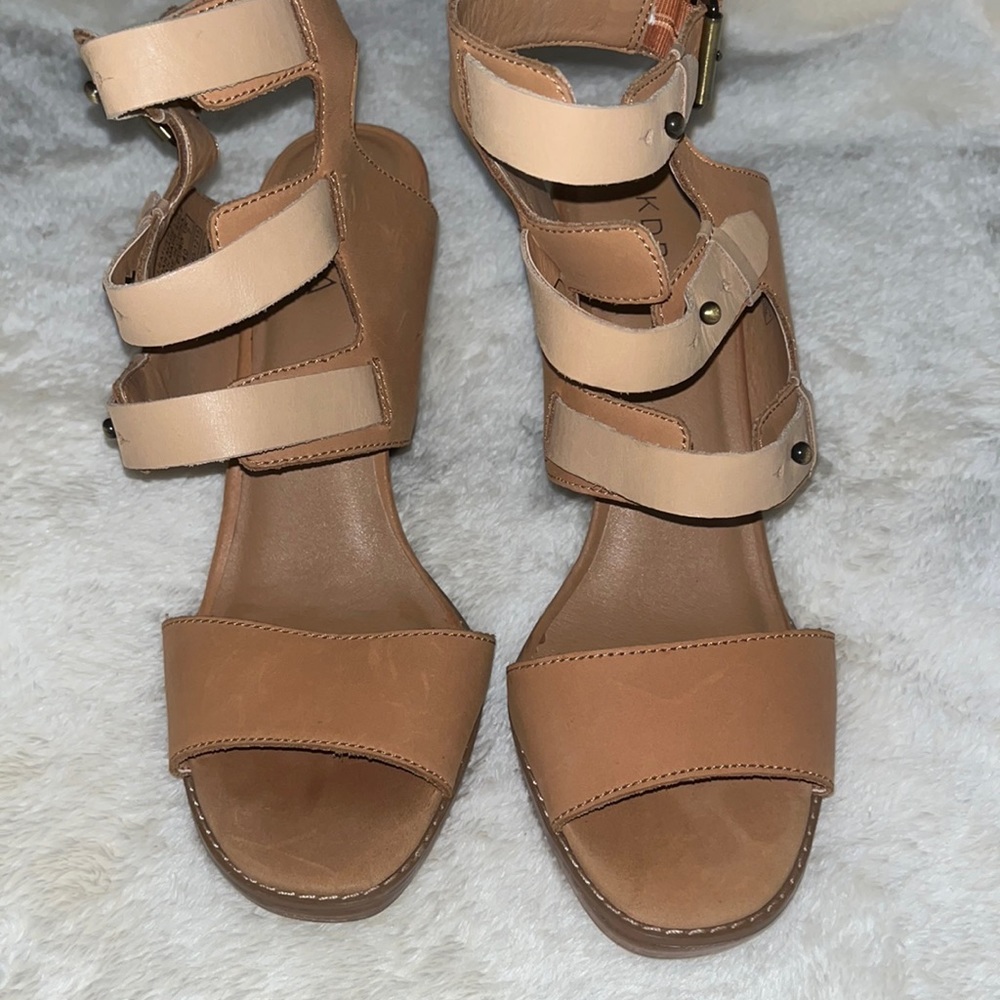 Kelsi Dagger Brooklyn heels tan size 9.5